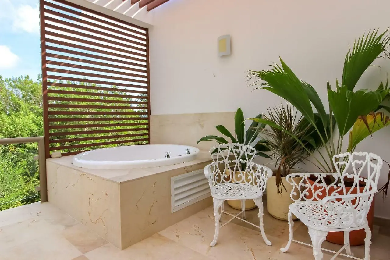 Exclusive 2 Bedrooms Penthouse With Jacuzzi And Pool Facilities Akumal Apartment